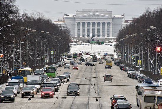 Услышав о ликвидации 114 маршрутов общественного транспорта, екатеринбуржцы испугались, что останутся без трамваев и троллейбусов. Фото: Алексей Кунилов