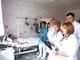 Заведующий кардиологическим отделением ОКБ №1 Александр Иофин (в центре) проводит обход в палате интенсивной терапии. Фото: Ольга Белкина