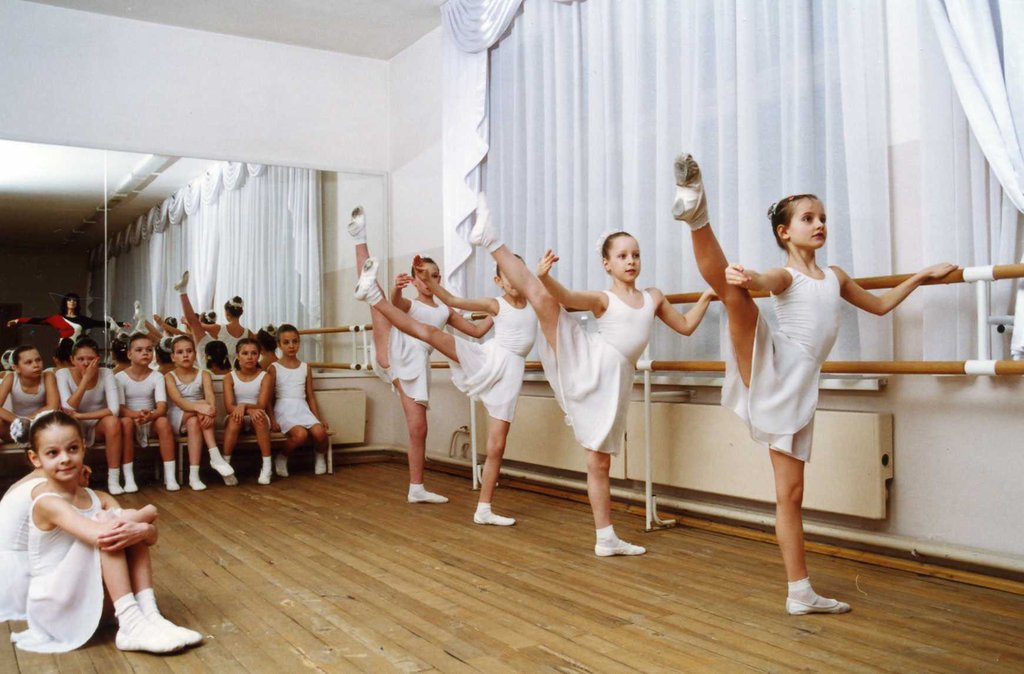Уральский хореографический колледж станет кузницей будущих кадров для екатеринбургского Театра оперы и балета. Там же ребята будут проходить и свою профессиональную практику. Неизвестный фотограф.