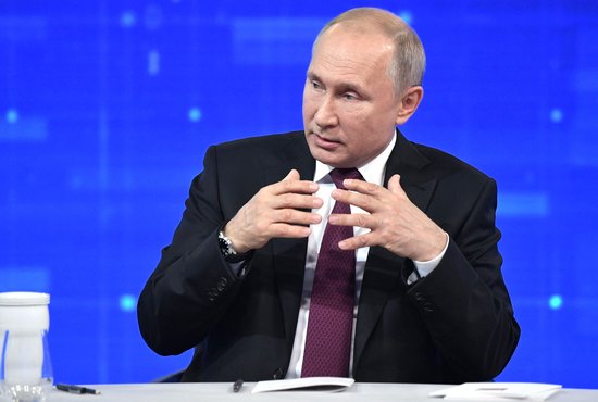 В рамках прямой линии Владимир Путин отвечал на вопросы граждан уже в 17-й раз. Фото: пресс-служба Кремля