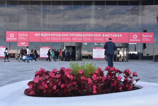 На X Международной промышленной выставке начали работу 14 национальных стендов иностранных государств Фото:Алексей Кунилов