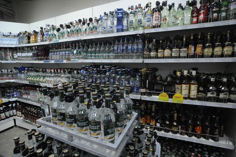 В России предложили запретить продажу алкоголя рядом с жилыми районами.