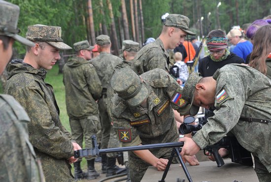 Тренировка осуществляется под общим руководством командующего войсками ЦВО генерал-полковника Александра Лапина. Фото: Павел Ворожцов