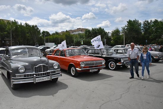 В планах клуба - согласование с администрацией Ревды первого в городе парада ретроавтомобилей. Фото: Борис Ярков