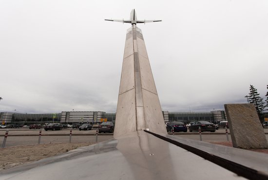 Полёт российского самолёта осуществляется с норвежского аэродрома Бардуфосс по согласованному с Норвегией маршруту. Фото: Александр Исаков