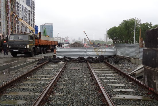 Ограничения введут ради строительства трамвайной линии. Фото: Алексей Кунилов