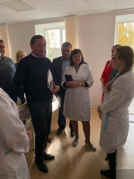 Павел Креков на встрече с медиками Красноуральска