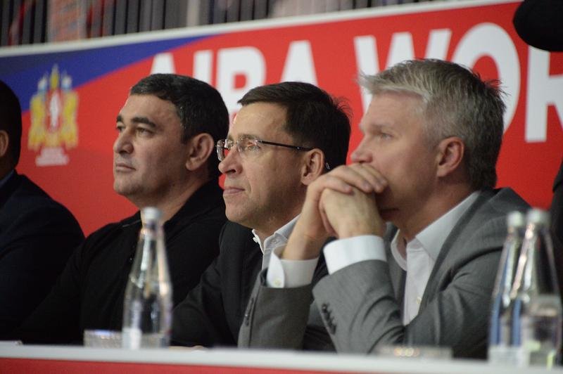 Евгений Куйвашев подвёл итоги чемпионата мира по боксу в Екатеринбурге