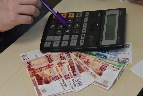 По сравнению с сентябрём 2018 года средняя зарплата свердловчан выросла на 6,8%. Фото: Алексей Кунилов