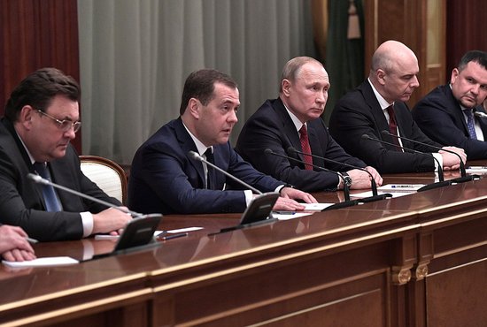 Дмитрий Медведев принял такое решение после предложений Владимира Путина о внесении изменений в Конституцию РФ. Фото: пресс-служба Кремля