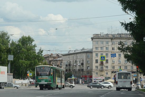 Власти города, в частности, предложили перенести стоянку маршрутных такси в другое место. Фото: Павел Ворожцов