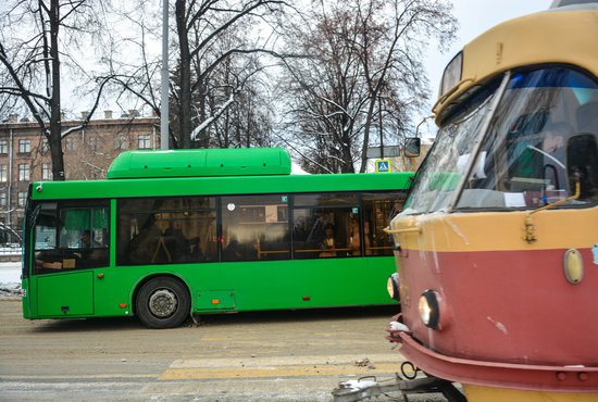 Уже в этом году в Екатеринбурге планируется сократить часть автобусных, трамвайных и троллейбусных маршрутов. Фото: Галина Соловьёва