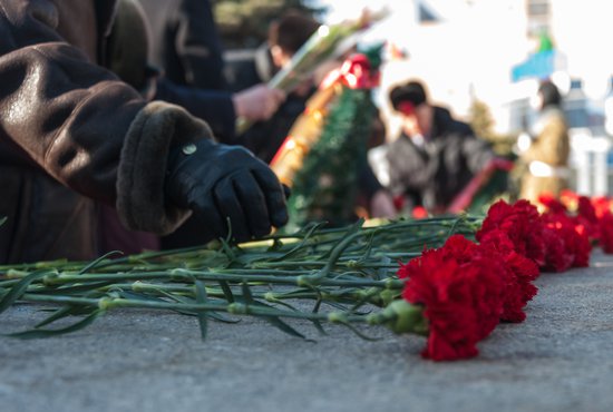 Памятники установят у мемориалов синарским трубникам и уральским алюминщикам. Фото: Александр Исаков