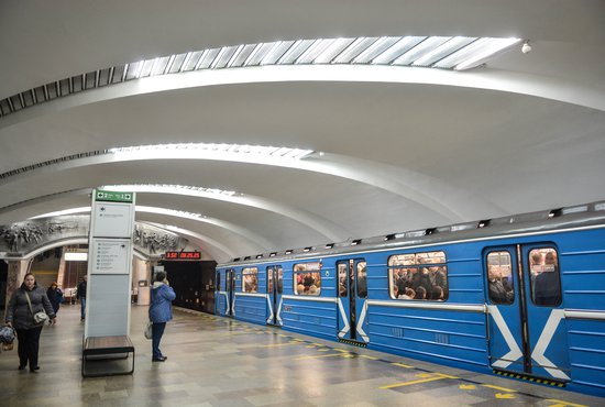 Санврачи взяли пробы, в частности, в вагонах Екатеринбургского метрополитена. Фото: Галина Соловьёва