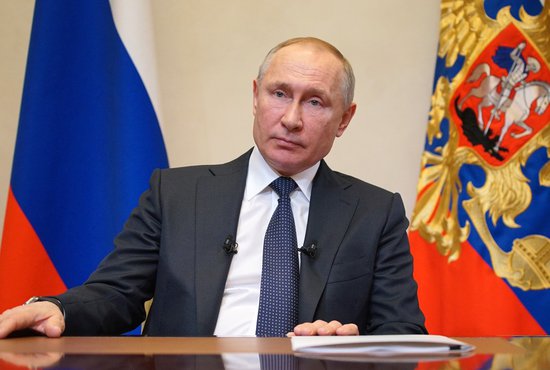 Владимир Путин наделит глав субъектов РФ правом самостоятельно определять меры по борьбе с коронавирусом. Фото: пресс-служба Кремля