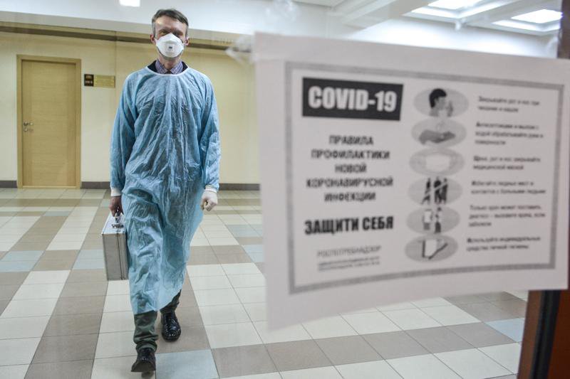 За прошедшие сутки в России выявлено 582 новых заболевших коронавирусом.
