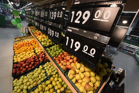Наиболее заметным был рост цен на продукты. За год они подорожали в среднем на 3,5%. Фото: Алексей Кунилов