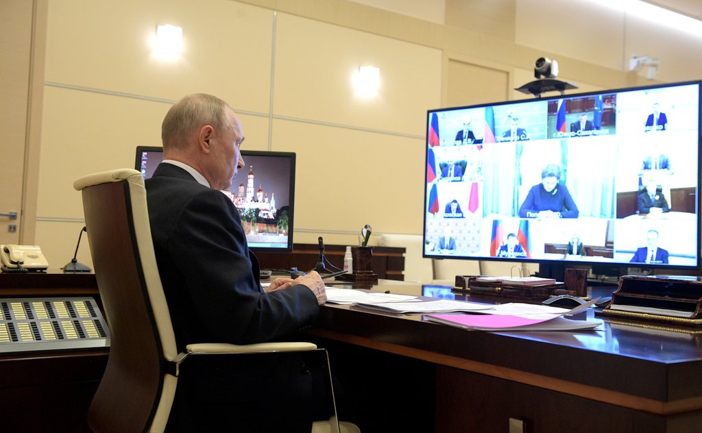 Президент России Владимир Путин подписал указ о порядке продления ограничений в связи коронавирусом.