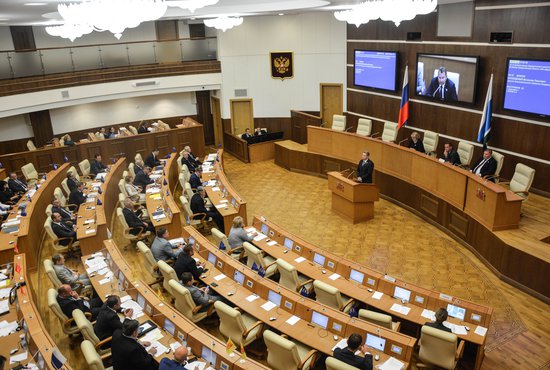 9 июня депутаты рассмотрят доклад о состоянии законодательства Свердловской области в 2019 году. Фото: Галина Соловьёва