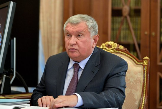 Он возглавляет крупнейшую российскую нефтяную компанию с 2012 года. Фото: пресс-служба Кремля