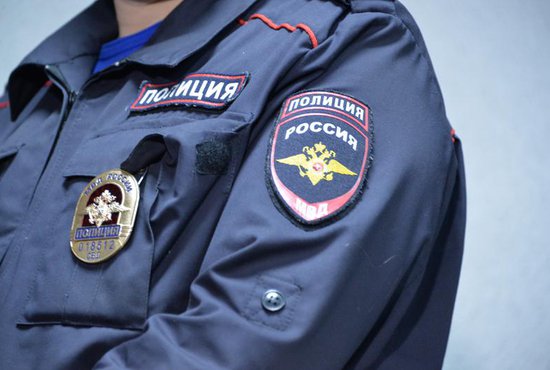 В Екатеринбурге полиция задержала мужчину, укравшего с заправки 40 плиток шоколада. Фото: Алексей Кунилов