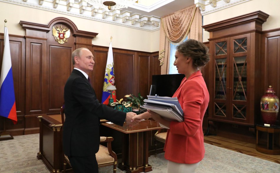 Анна Кузнецова представила Президенту РФ доклад о деятельности Уполномоченного по правам ребёнка за 2019 год