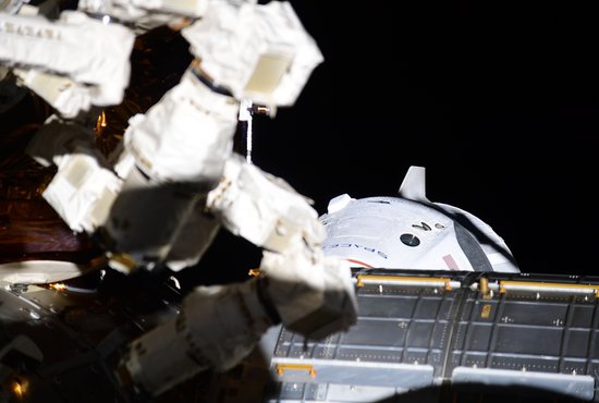 К Международной космической станции успешно пристыковался американский пилотируемый корабль Crew Dragon. Фото: страница Ивана Вагнера во "ВКонтакте"