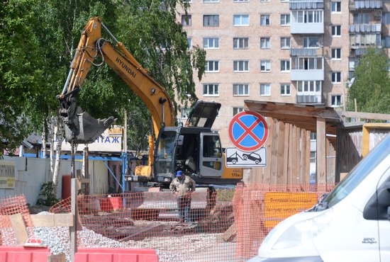 Ограничение вводится в связи со строительством сетей канализации. Фото: Павел Ворожцов