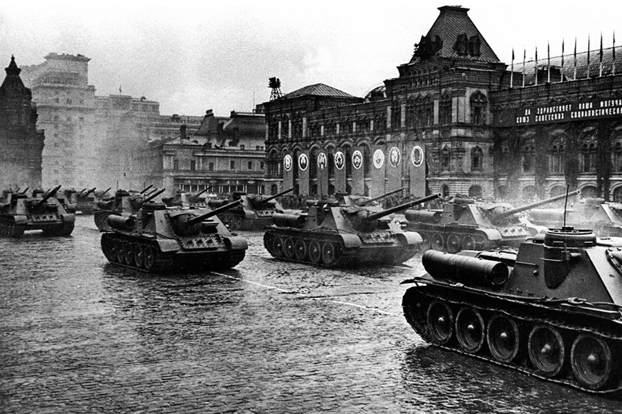 Парад Победы 1945 на Красной Площади
