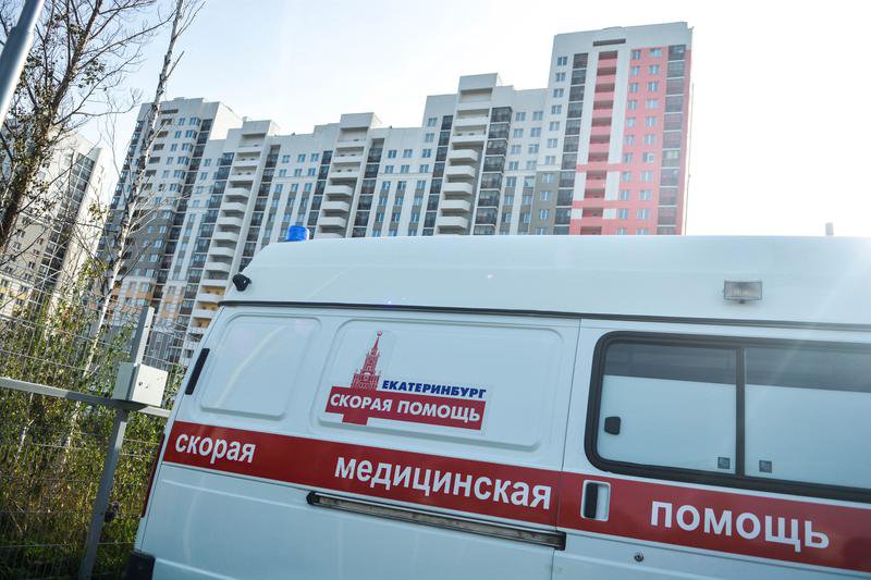 С начала пандемии в Екатеринбурге заболели 217 сотрудников скорой помощи.