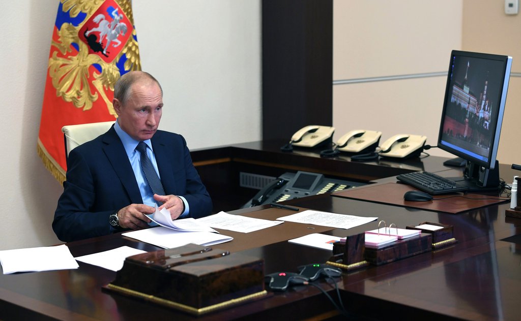 Владимир Путин провёл встречу с медицинскими работниками накануне профессионального праздника.