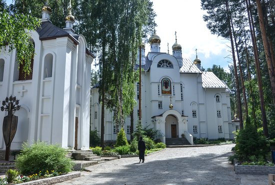Настоятельницы Среднеуральского женского монастыря переведены в другие обители. Фото: Лариса Хайдаршина.
