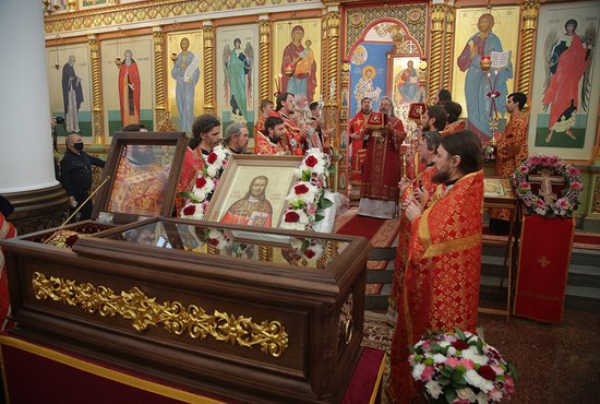 После общенародного поклонения мощи священномученника впервые выставлены для почитания. Фото: пресс-служба Екатеринбургской епархии