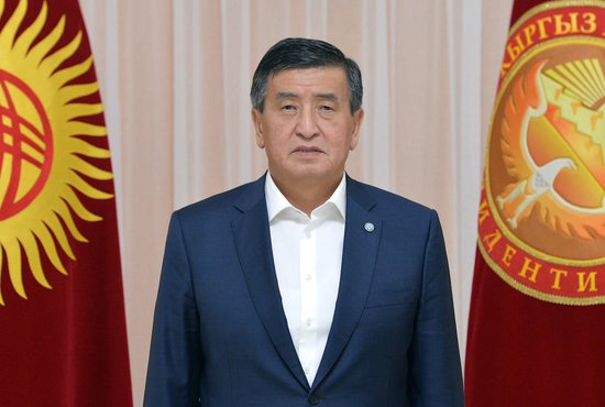 По словам главы Киргизии, назревает двусторонний конфликт между протестующими и правоохранительными органами. Фото: сайт Президента Киргизии