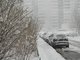При сильном снеге машину следует ставить в гараж или вдали от деревьев и линий электропередач. Фото: Александр Зайцев.