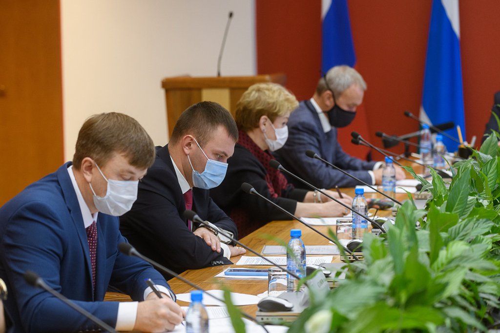 Алексей Орлов провёл заседание рабочей группы по мониторингу социально-экономического положения в регионе.