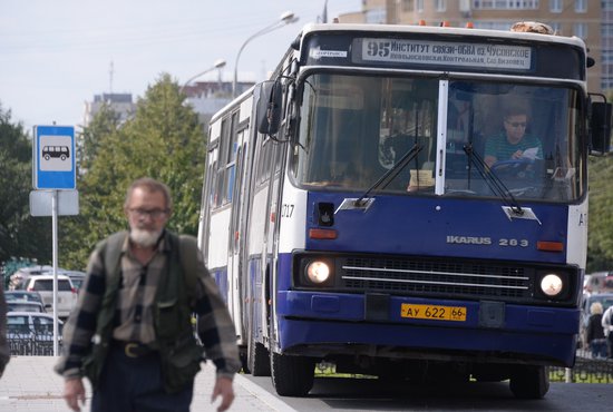 Автобус №95 больше не будет высаживать пассажиров на остановке "9-й километр". Фото: Павел Ворожцов.