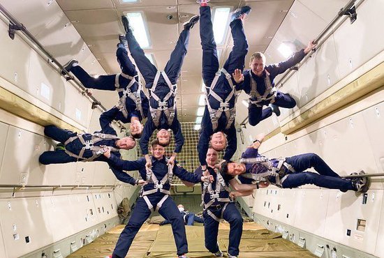 Итоговое испытание прошло по окончании курса общекосмической подготовки, в рамках которой будущие космонавты тренировались, в том числе в невесомости. Фото: Роскосмос