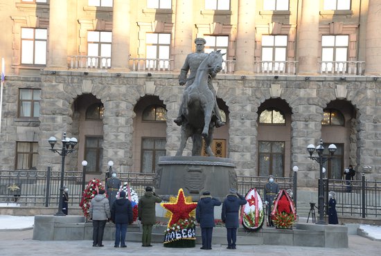 В прошлый раз церемония прошла 1 декабря, в честь 124-й годовщины со дня рождения выдающегося полководца. Фото: Павел Ворожцов