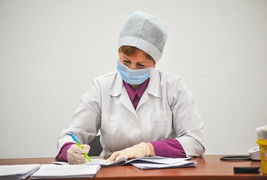 В Свердловской области продолжается вакцинация от коронавируса. Фото: Галина Соловьёва.