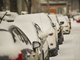 Автовладельцев просят не парковать машины вдоль обочин, потому что это мешает снегоуборочной технике. Фото: Галина Соловьёва