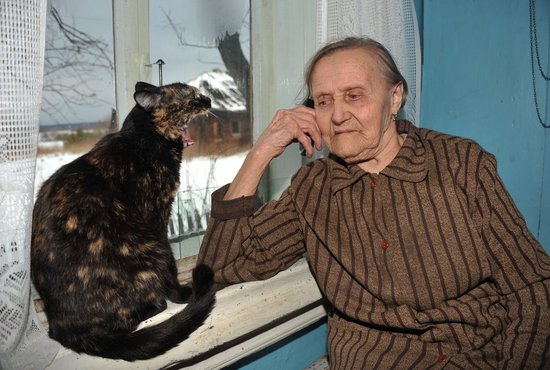 Пожилым свердловчанам без прививки будет рекомендовано оставаться дома. Фото: Алексей Кунилов.