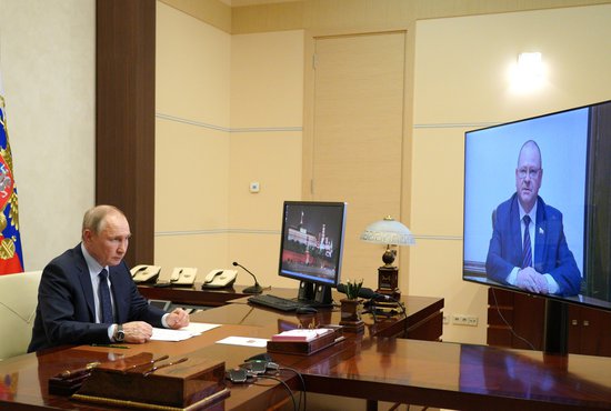 Глава государства сегодня вышел с ним на связь и входе беседы в онлайн режиме подписал Указ о его назначении на пост. Фото: пресс-служба Кремля