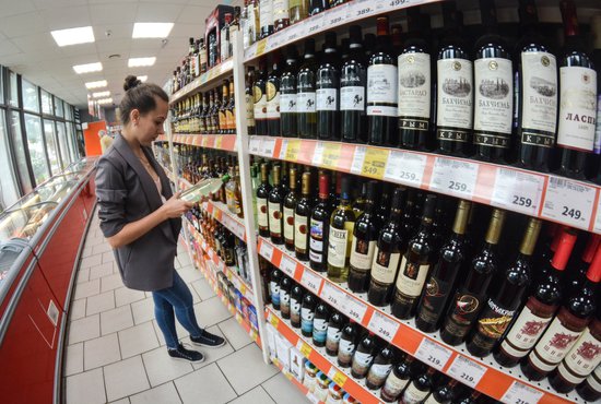 Ограничение на розничную продажу алкоголя будет установлено в торговых точках Химмаша и Уралмаша. Фото: Галина Соловьёва.