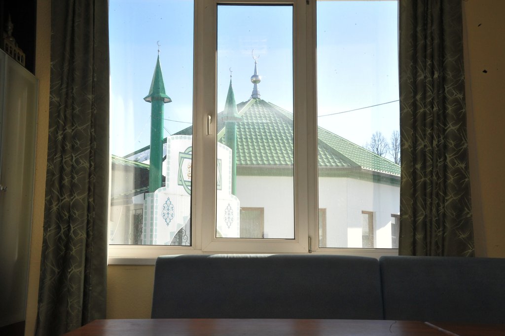 Мечеть, которая видна в окно