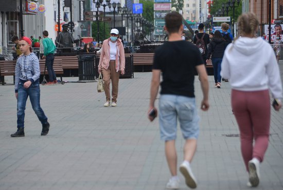 В Москве выявлено около 4 000 новых ковид-пациентов (3 818). В других регионах - менее 1000 заразившихся.  Фото: Галина Соловьёва