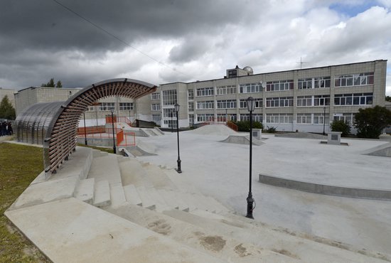 Бетонное основание скейт-парка в сквере уже готово. Фото: Павел Ворожцов