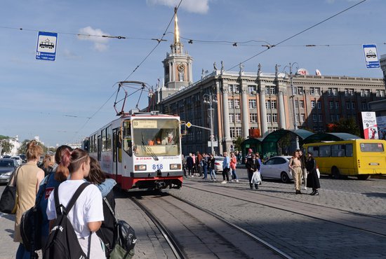 В Екатеринбурге перекроют улицы Волгоградскую, Начдива Васильева, а также отремонтируют трамвайные пути на перекрёстке Ленина - 8 Марта. Фото: Павел Ворожцов.