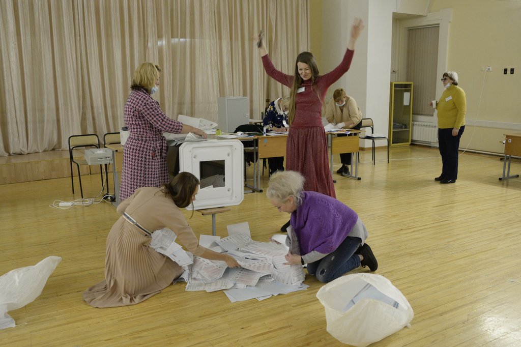 Выборы депутатов в Госдуму и в Заксобрание Свердловской области проходили три дня - с 17 по 19 сентября. Фото: Павел Ворожцов
