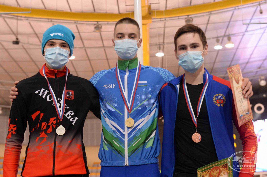 Юные конькобежцы из Екатеринбурга завоевали три медали на всероссийских соревнованиях